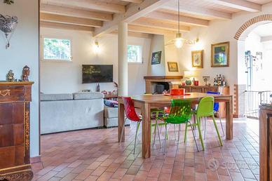 Villa di 847 m² con più di 5 locali a Bagnacavallo