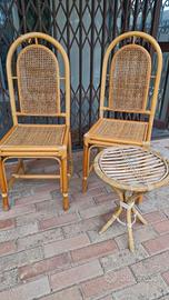 due sedie e tavoletta vintage rattan vimini bambù 