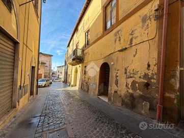2 LOCALI A MONTALTO DI CASTRO