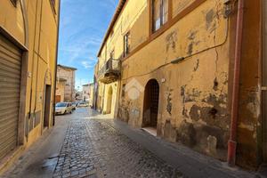 2 LOCALI A MONTALTO DI CASTRO