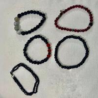 Lotto 5 braccialetti pietre nere e rosse