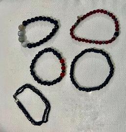 Lotto 5 braccialetti pietre nere e rosse