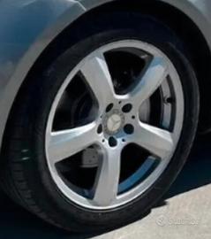 4 cerchi Mercedes da 18 pollici perfetti