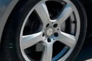 4 cerchi Mercedes da 18 pollici perfetti