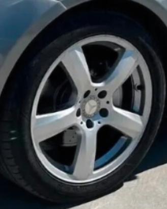 4 cerchi Mercedes da 18 pollici perfetti