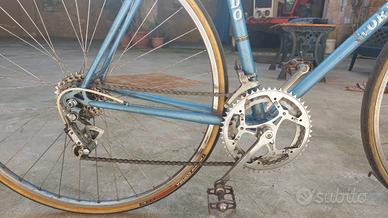 bici da corsa fatta da passaggio