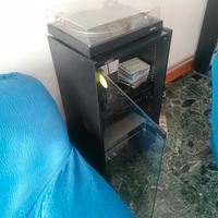 Mobiletto per stereo