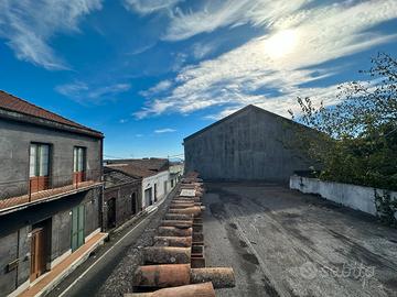Casa con giardino da ristrutturare
