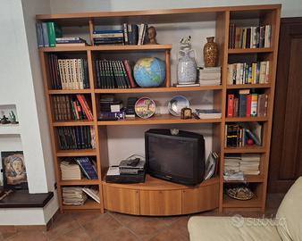 Lireria e porta TV