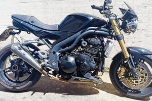 SPEED TRIPLE TRIUNPH 1050