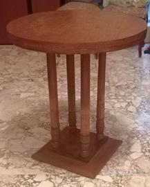 Tavolo in stile nouveau
