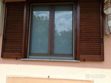 Serramenti in legno completi di zanzariere