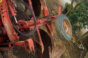 Aratro monovomere voltaorecchio bianconi