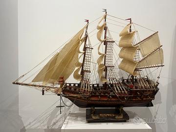 Vascello/ Veliero artigianale