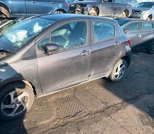 Ricambi usati Toyota Yaris 2016 benzina1.5 hybrid