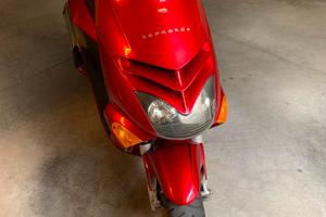 Scooter Leonardo 250