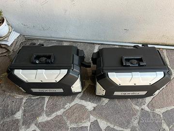 coppia di valigie originali per Apriia Tuareg 660