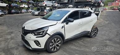 RENAULT CAPTUR 2023 SOLO PER RICAMBI
