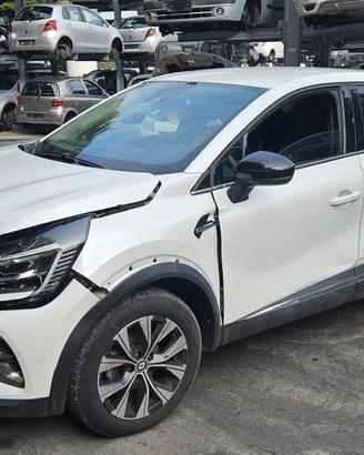 RENAULT CAPTUR 2023 SOLO PER RICAMBI