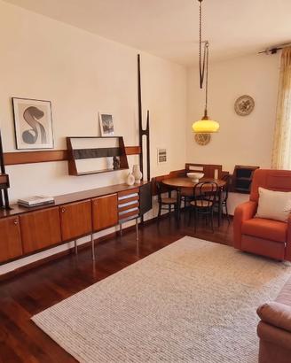 Soggiorno Completo in Stile Modernariato