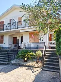 VILLA A SCHIERA A DIANO ARENTINO