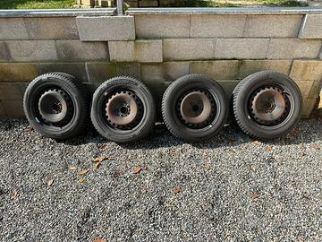 Gomme con cerchi  205 55 R16 focus