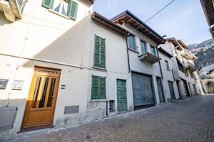 Casa indipendente di 127 m² con 4 locali a Dervio