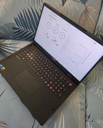 Notebook MSI Raider 18 HX AI i9 RTX 5090 64GB 4TB