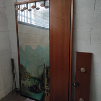 Specchio appendiabiti con luci e mobiletto