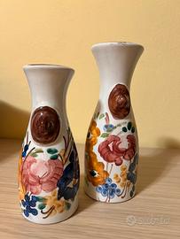 Vasi in ceramica dipinti a mano