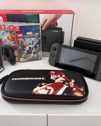 Nintendo Switch prima Gen + 5 giochi + Custodia