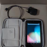 Tablet Asus Nexus 7 + custodia universale Tucano