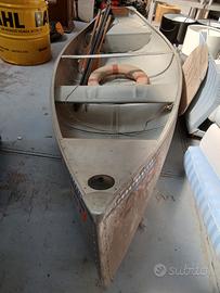 canoa Metallo più motore