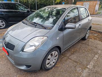 Toyota yaris 1.0 benzina