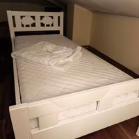 Lettino Ikea bimbo con barra laterale