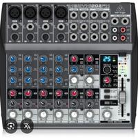 mixer 8 canali con effetti barhinger