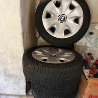 Cerchi con pneumatici invernali