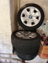 Cerchi con pneumatici invernali