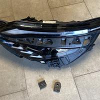 Faro Qsashqai nissan sinistro ganci rotti