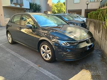Volkswagen Golf 8 1.5 TGI DSG LIFE