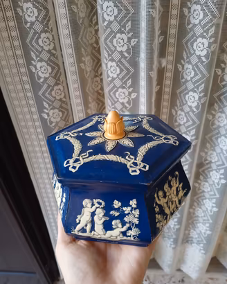 Scatola di latta esagonale vintage blu cobalto