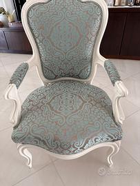 Salotto antico verniciato