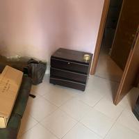 Mobili marrone scuro