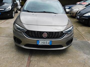 Fiat Tipo 1.3 Mjt S&S 5 porte Easy