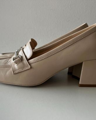 Mocassini beige con tacco Nero Giardini