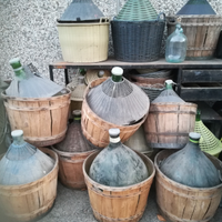 Damigiane grandi e piccole