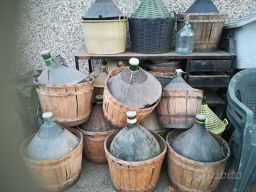 Damigiane grandi e piccole