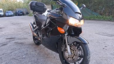 HONDA VFR 800 DA VETRINA EURO 1700 !