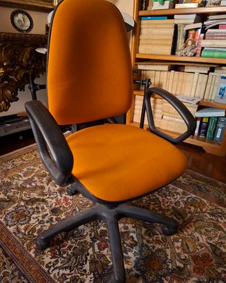 Sedia ufficio con rotelle 