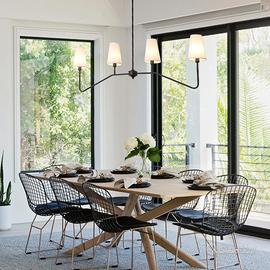 Lampada a sospensione ZenithBeam, tavolo da pranzo